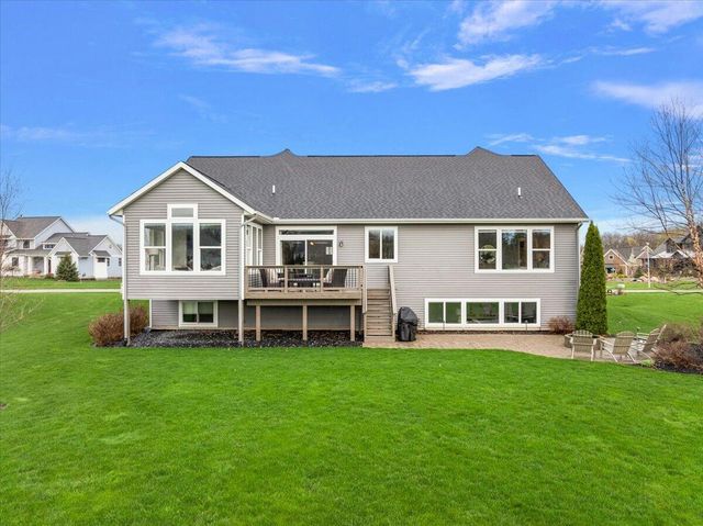5734 Stonebridge Drive, Georgetown Twp, MI 49418