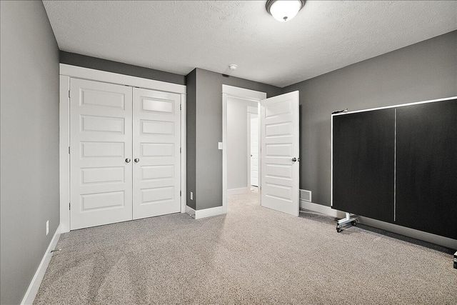 5734 Stonebridge Drive, Georgetown Twp, MI 49418