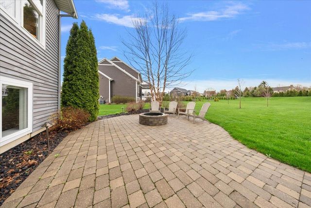 5734 Stonebridge Drive, Georgetown Twp, MI 49418