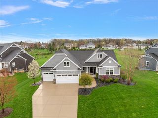5734 Stonebridge Drive, Georgetown Twp, MI 49418