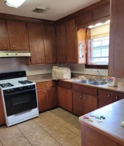 1128 Schley St, Houma, LA 70360