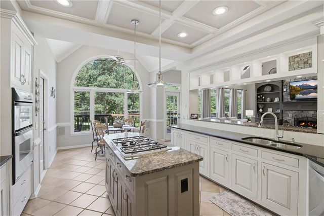 914 Autumn Path Way, Snellville, GA 30078