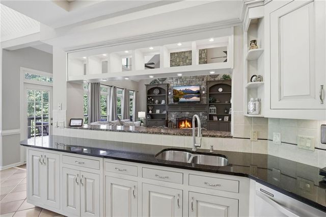 914 Autumn Path Way, Snellville, GA 30078