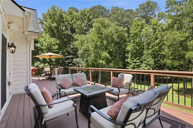 914 Autumn Path Way, Snellville, GA 30078