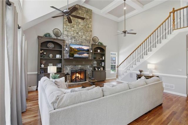 914 Autumn Path Way, Snellville, GA 30078