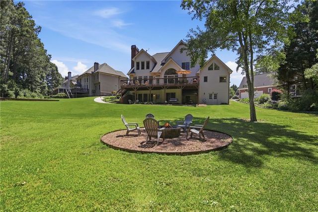 914 Autumn Path Way, Snellville, GA 30078