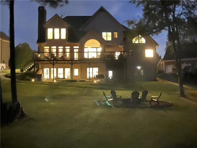 914 Autumn Path Way, Snellville, GA 30078