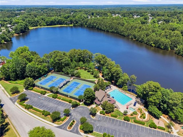 914 Autumn Path Way, Snellville, GA 30078