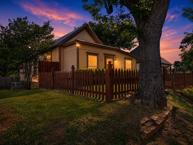 715 W Munson Street, Denison, TX 75020