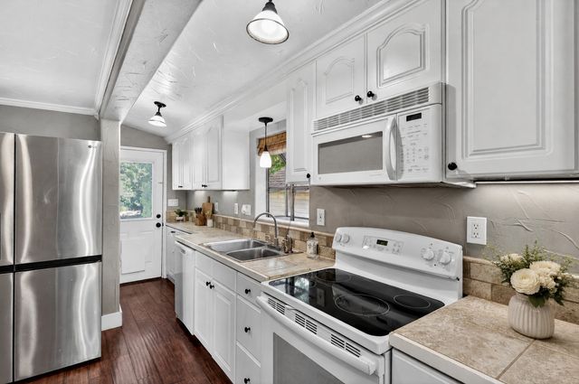 715 W Munson Street, Denison, TX 75020