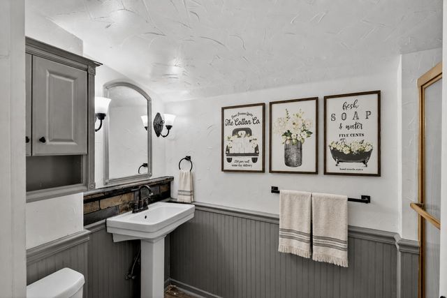 715 W Munson Street, Denison, TX 75020