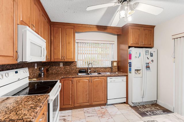 14681 N Beckley Square, Davie, FL 33325