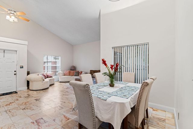 14681 N Beckley Square, Davie, FL 33325