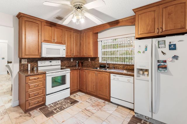 14681 N Beckley Square, Davie, FL 33325