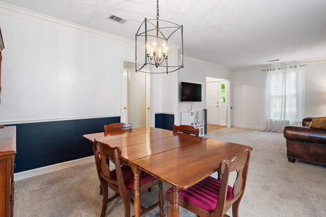 8954 Sawyer Brown Rd, Nashville, TN 37221