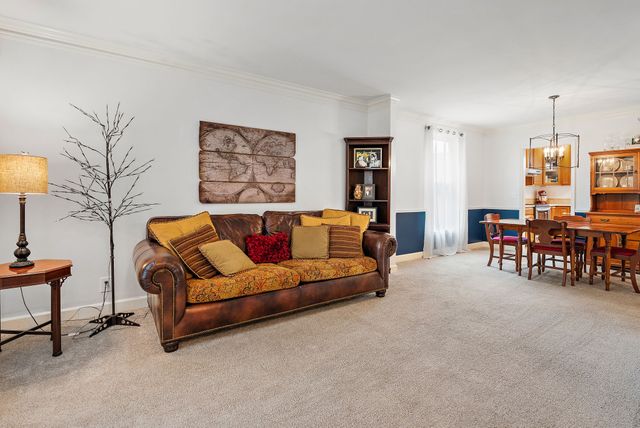 8954 Sawyer Brown Rd, Nashville, TN 37221