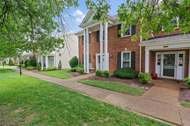 8954 Sawyer Brown Rd, Nashville, TN 37221