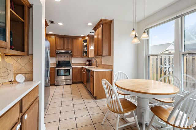8954 Sawyer Brown Rd, Nashville, TN 37221