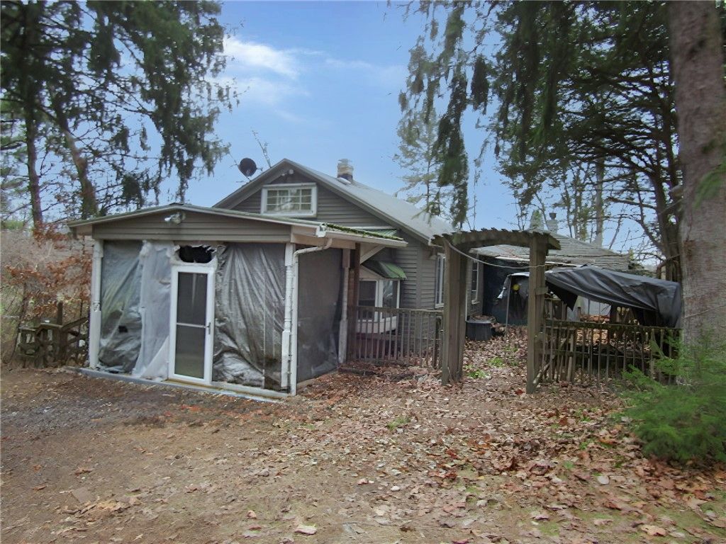 1401 S Elm St, Monaca, PA 15061