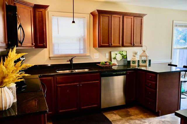 399 Aniken Circle, Boiling Springs, SC 29316