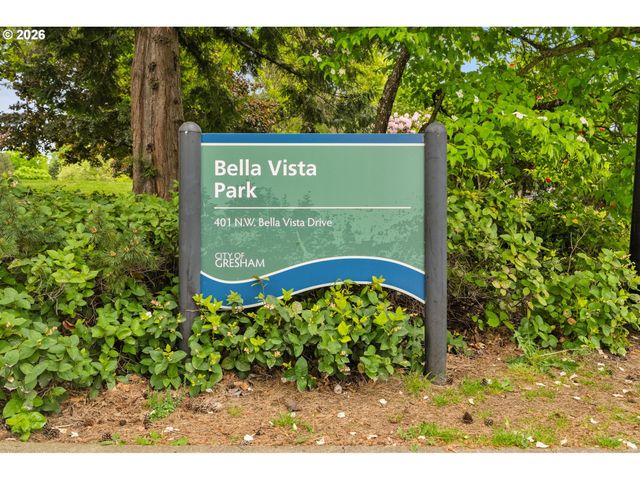 570 Nw BIRDSDALE Ave Nw, Gresham, OR 97030