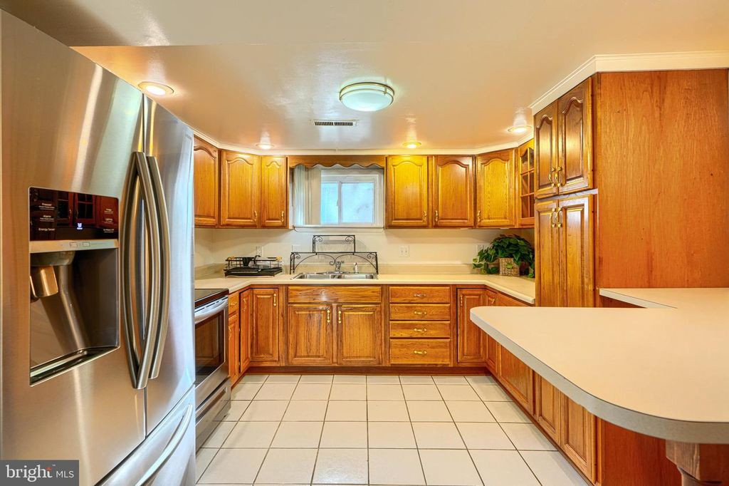 Image 11 of property listing at 212-A EVANS ST, Glen Burnie, MD 21060