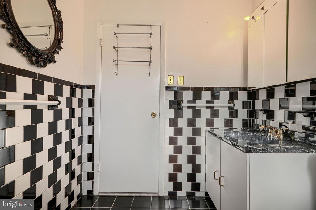 Image 31 of property listing at 212-A EVANS ST, Glen Burnie, MD 21060