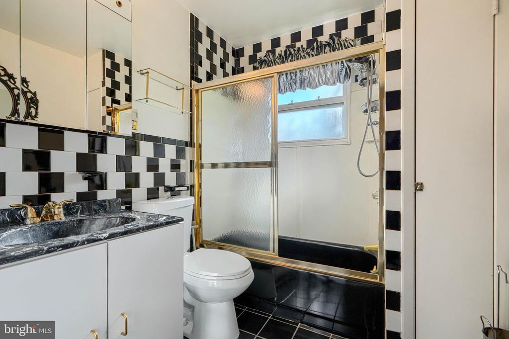 Image 32 of property listing at 212-A EVANS ST, Glen Burnie, MD 21060