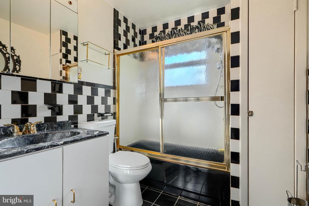 Image 33 of property listing at 212-A EVANS ST, Glen Burnie, MD 21060