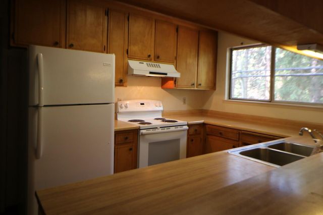 1536 Meadowview Dr, Arnold, CA 95223