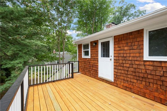 6 Acre Avenue, Barrington, RI 02806