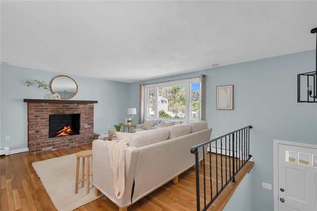6 Acre Avenue, Barrington, RI 02806