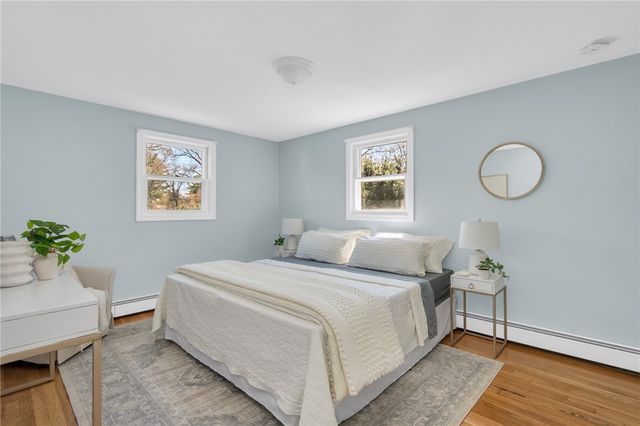 6 Acre Avenue, Barrington, RI 02806