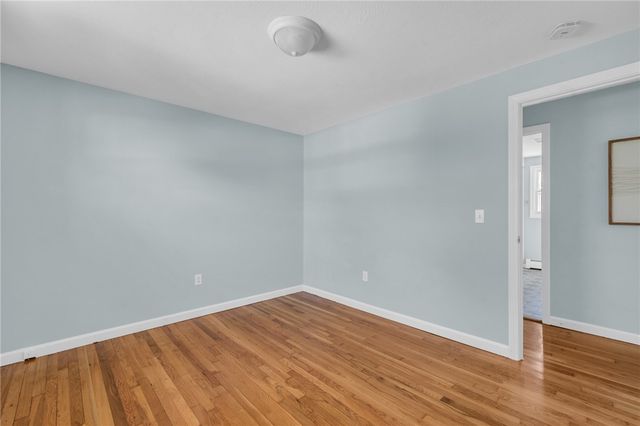 6 Acre Avenue, Barrington, RI 02806