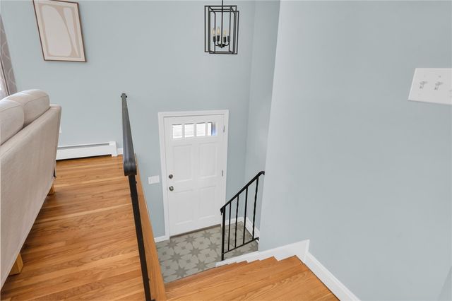 6 Acre Avenue, Barrington, RI 02806
