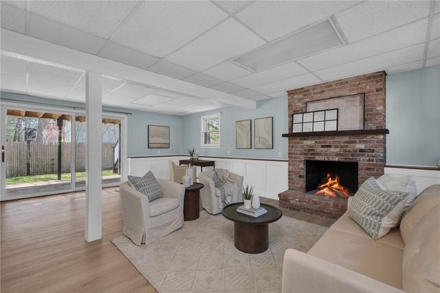 6 Acre Avenue, Barrington, RI 02806