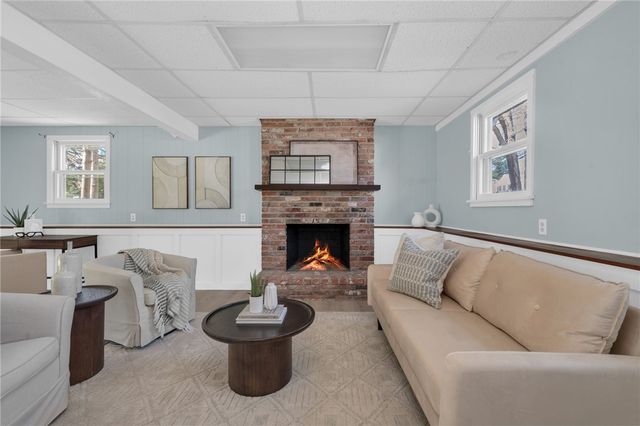 6 Acre Avenue, Barrington, RI 02806