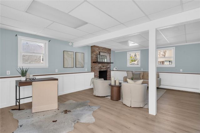 6 Acre Avenue, Barrington, RI 02806