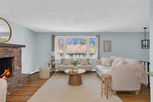 6 Acre Avenue, Barrington, RI 02806