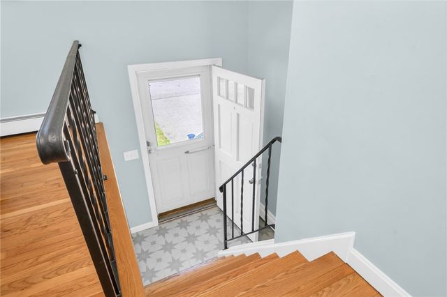 6 Acre Avenue, Barrington, RI 02806