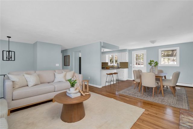 6 Acre Avenue, Barrington, RI 02806