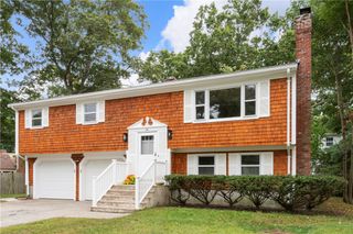 6 Acre Avenue, Barrington, RI 02806
