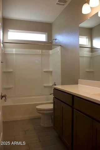 8219 S 44th Glen, Laveen, AZ 85339