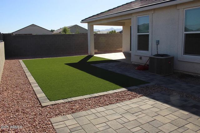 8219 S 44th Glen, Laveen, AZ 85339