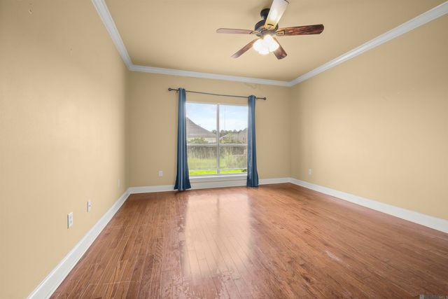 11414 Pleasant Knoll Dr, Denham Springs, LA 70726