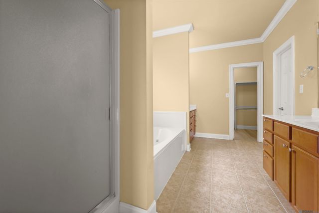 11414 Pleasant Knoll Dr, Denham Springs, LA 70726