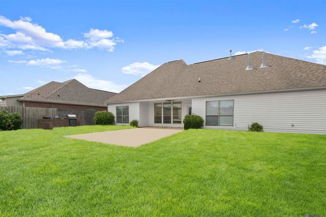 11414 Pleasant Knoll Dr, Denham Springs, LA 70726