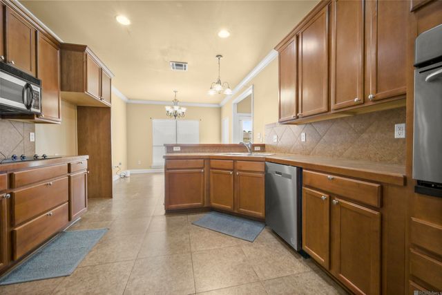 11414 Pleasant Knoll Dr, Denham Springs, LA 70726