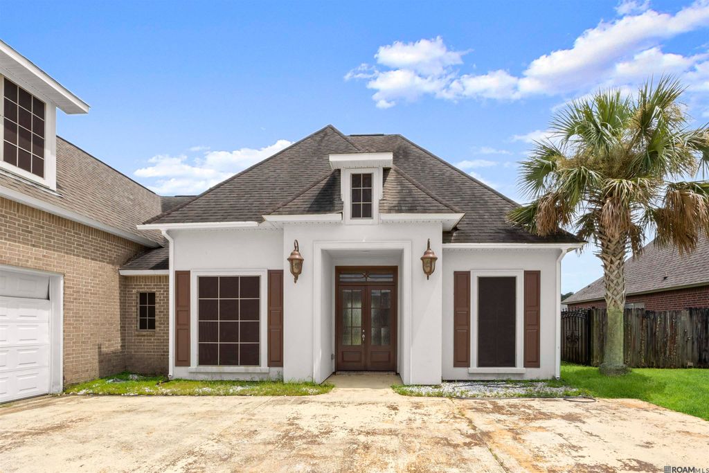 11414 Pleasant Knoll Dr, Denham Springs, LA 70726