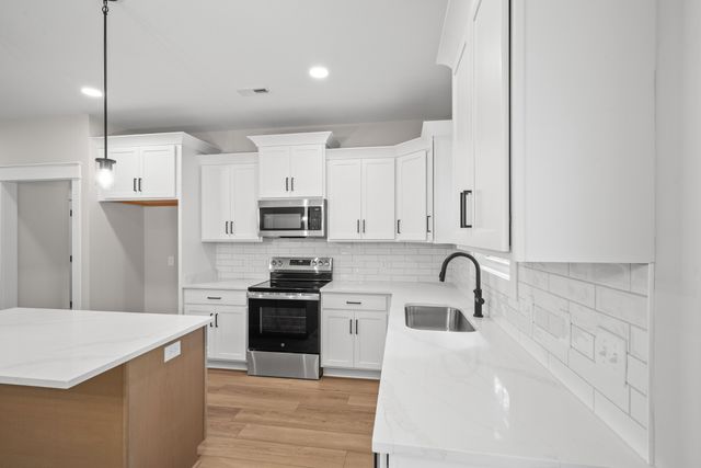 267 Brookfield Cir, Winchester, TN 37398